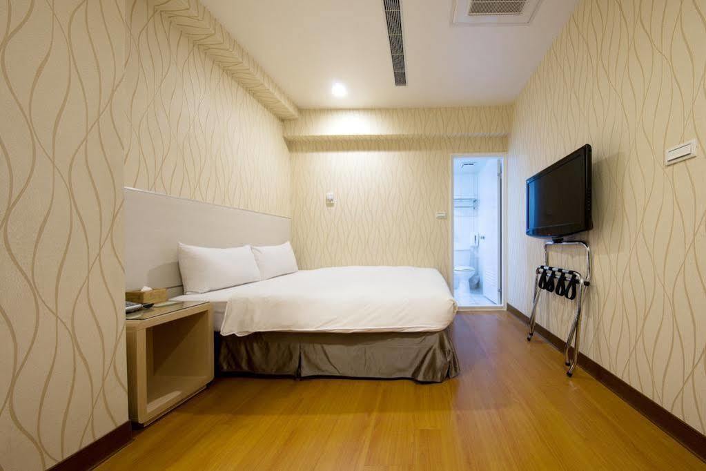 Tomorrow Hotel Taipei Exterior photo