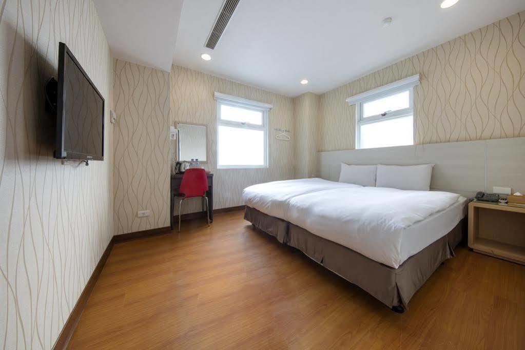 Tomorrow Hotel Taipei Exterior photo