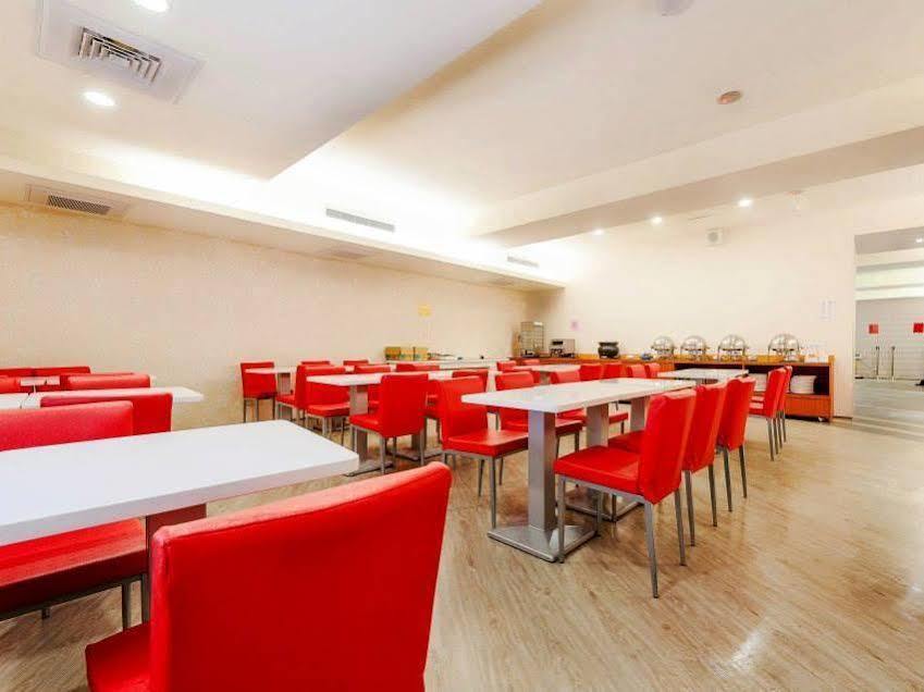 Tomorrow Hotel Taipei Exterior photo
